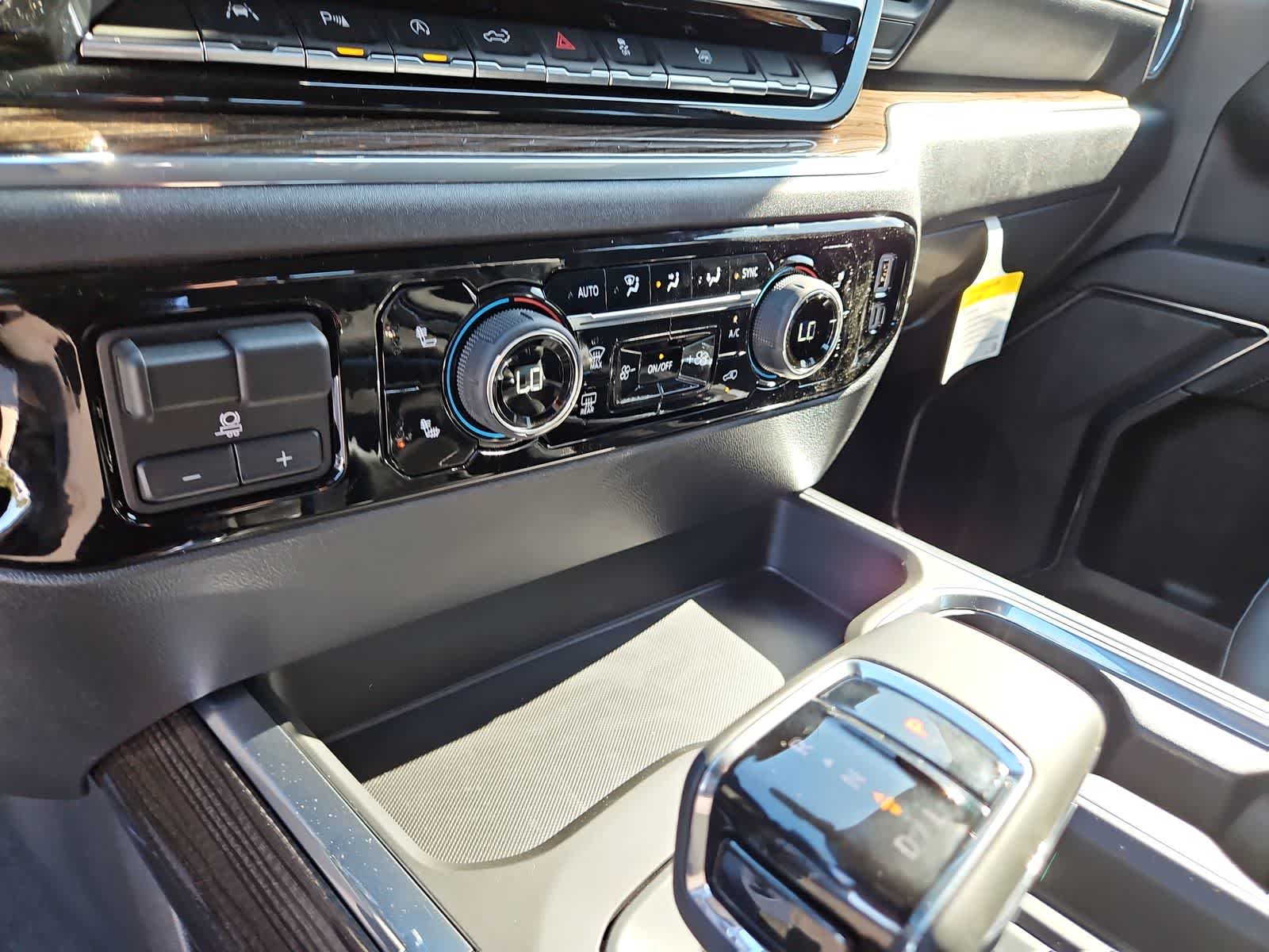 Thumbnail: 2025 Chevrolet Silverado 1500 - 21