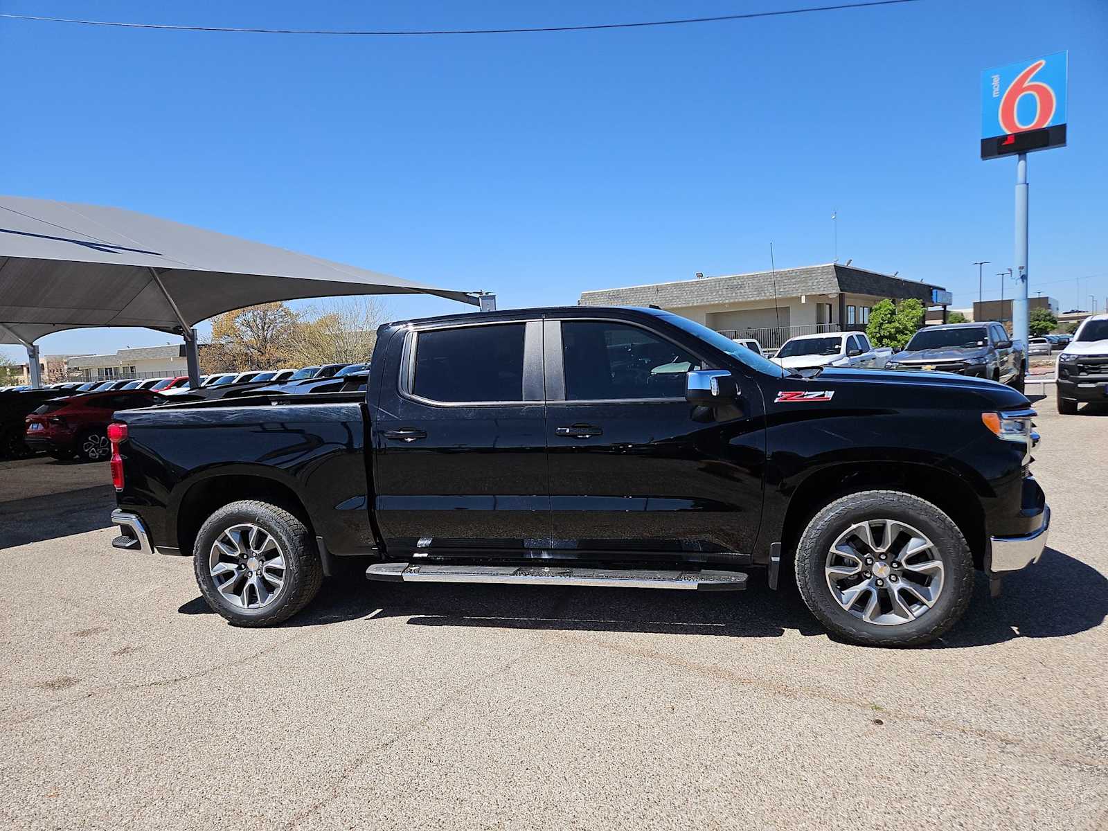 Thumbnail: 2026 Chevrolet Silverado 1500 - 9