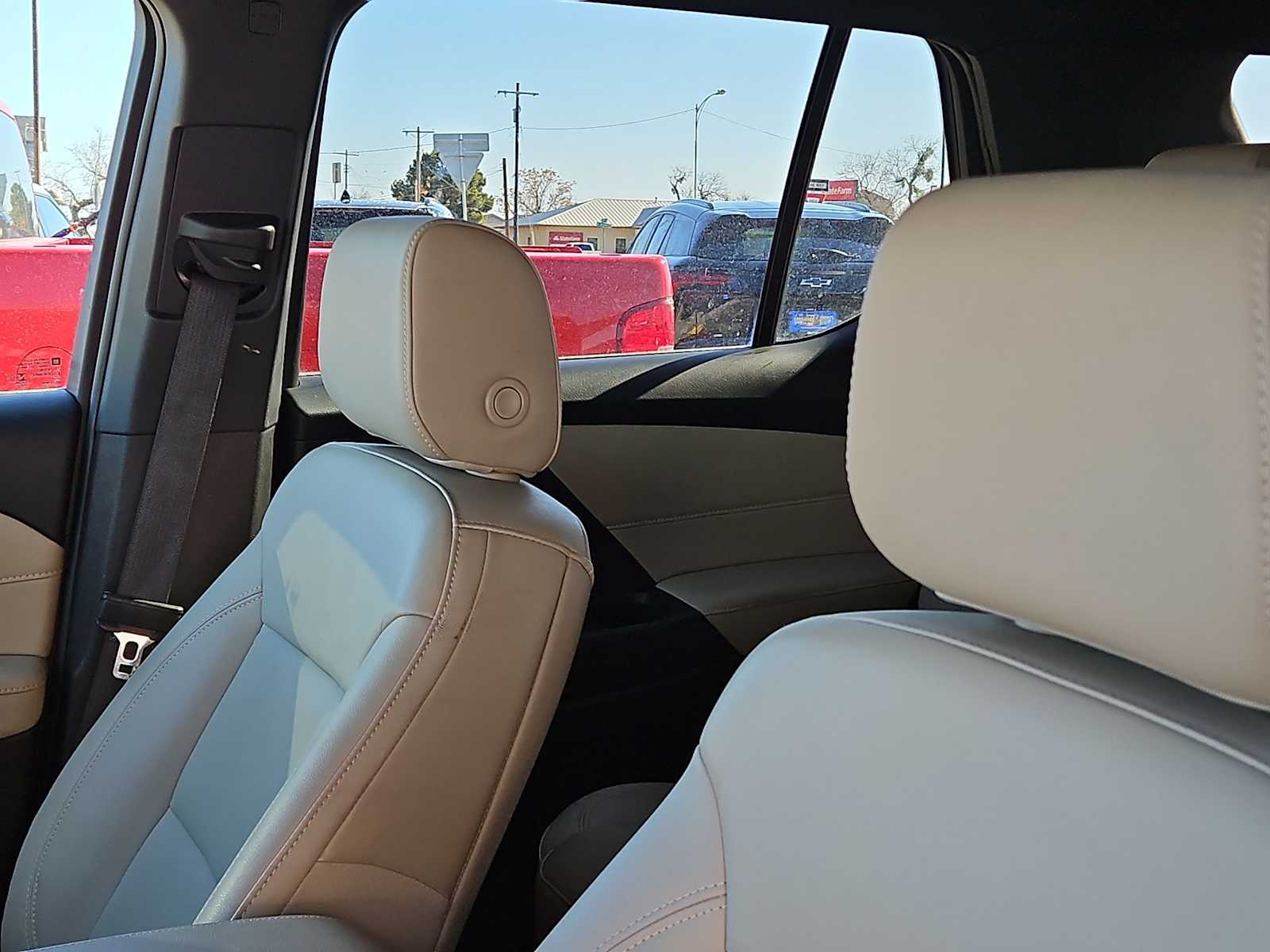 Thumbnail: 2022 Chevrolet Traverse - 18