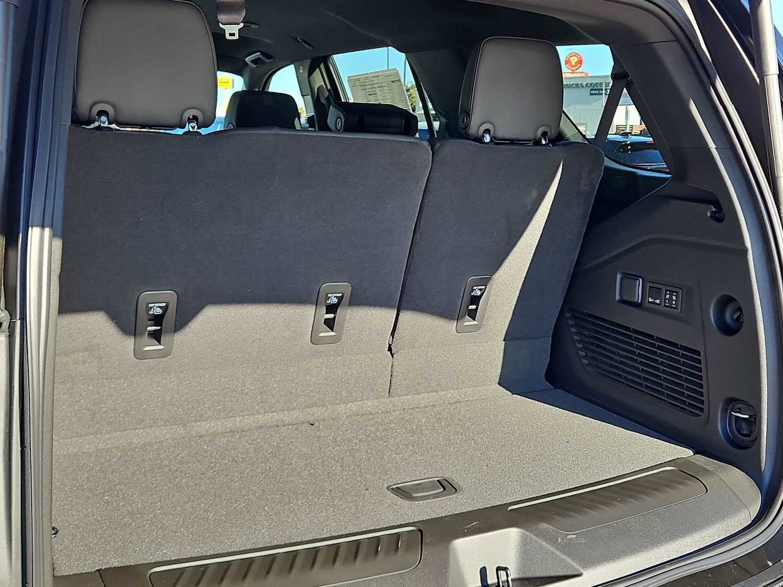 Thumbnail: 2026 Chevrolet Tahoe - 23