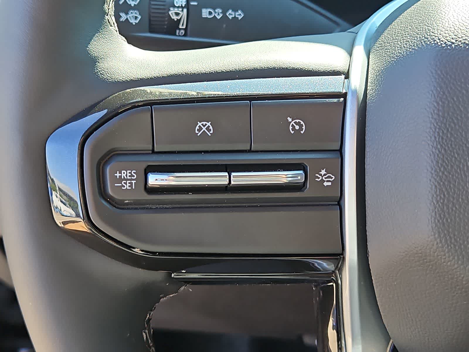 Thumbnail: 2024 Chevrolet Colorado - 28