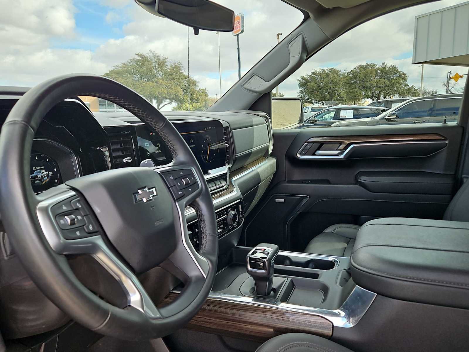 Thumbnail: 2024 Chevrolet Silverado 1500 - 10