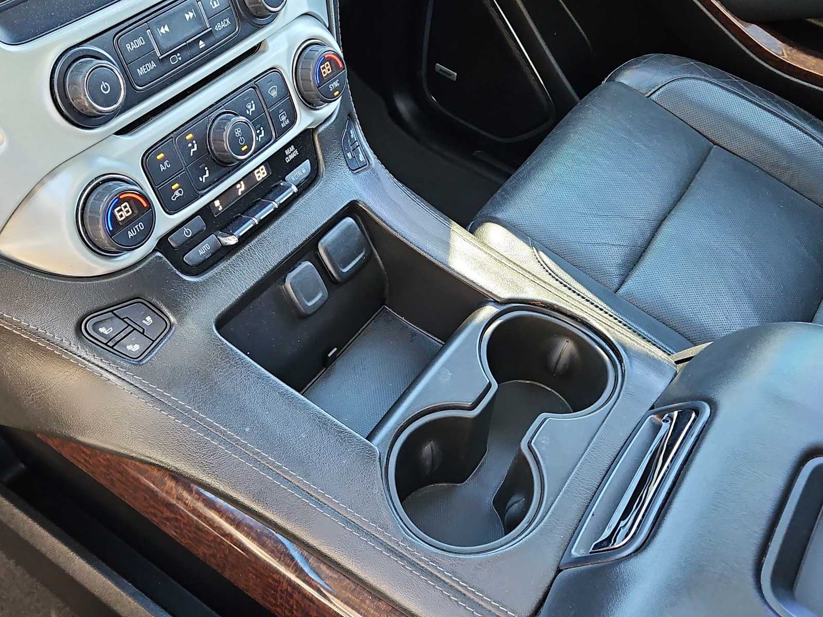 Thumbnail: 2020 GMC Yukon - 19