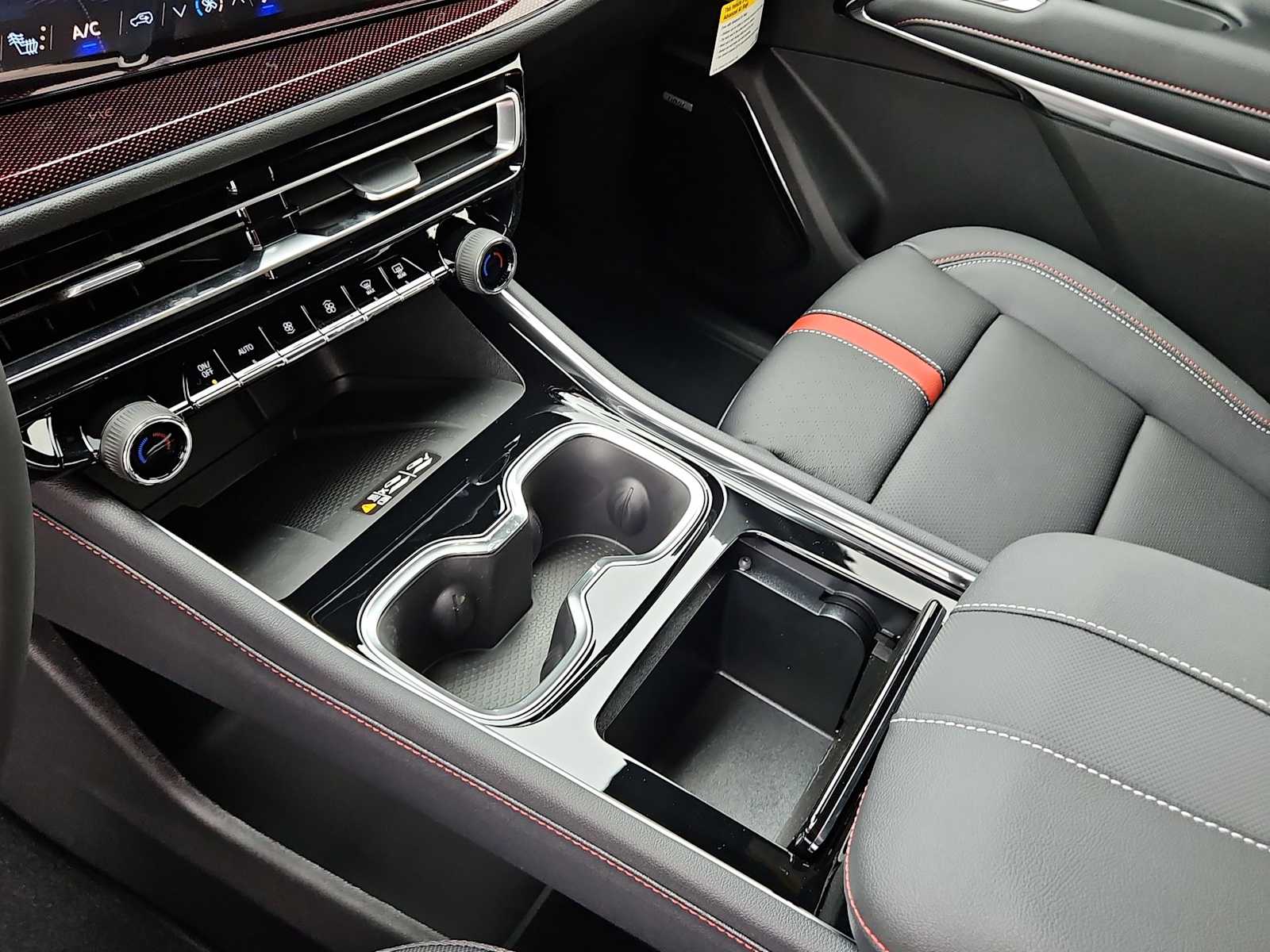 Thumbnail: 2026 Chevrolet Traverse - 20