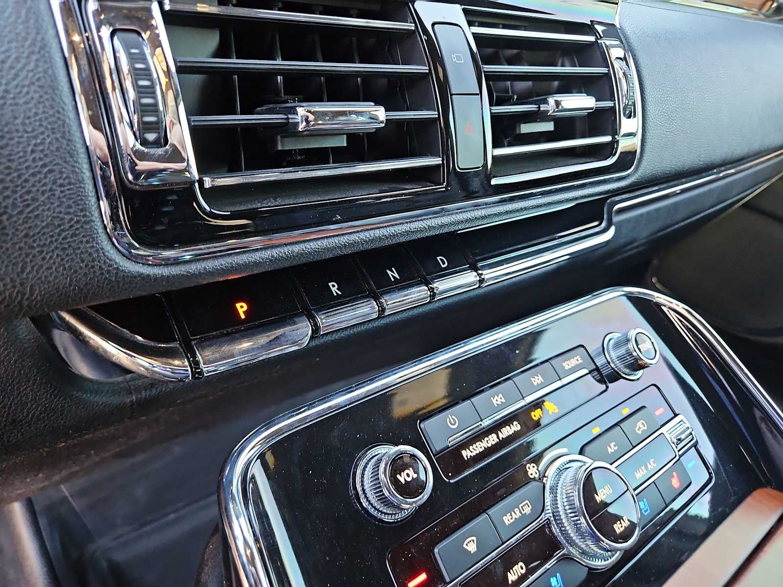 Thumbnail: 2019 Lincoln Navigator - 21