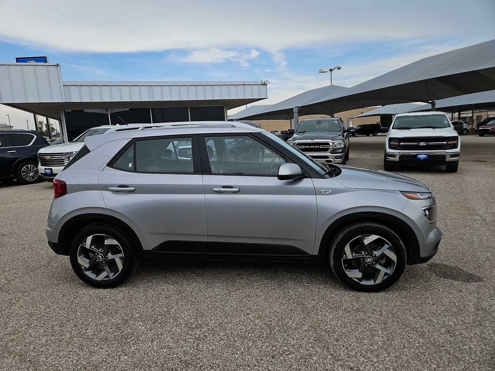 Thumbnail: 2025 Hyundai Venue - 9