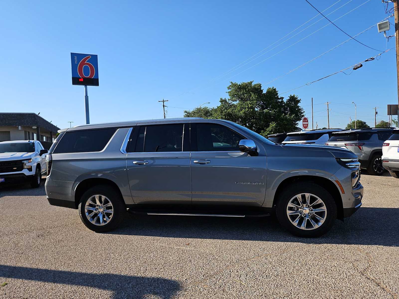 Thumbnail: 2026 Chevrolet Suburban - 9