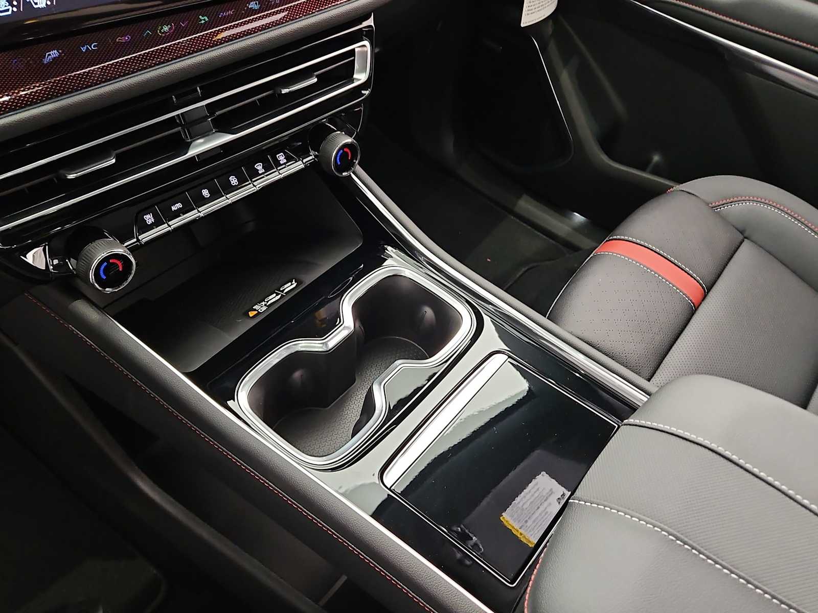 Thumbnail: 2026 Chevrolet Traverse - 12