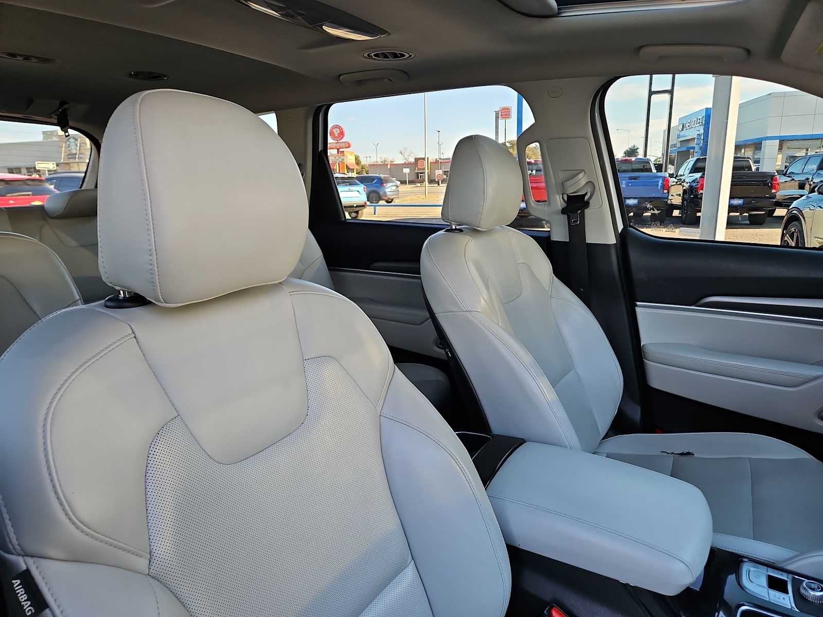 Thumbnail: 2021 Kia Telluride - 18