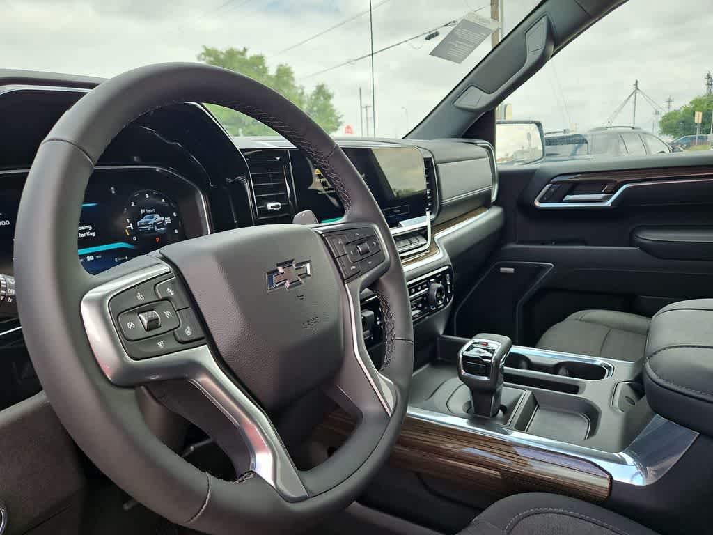 Thumbnail: 2026 Chevrolet Silverado 1500 - 9