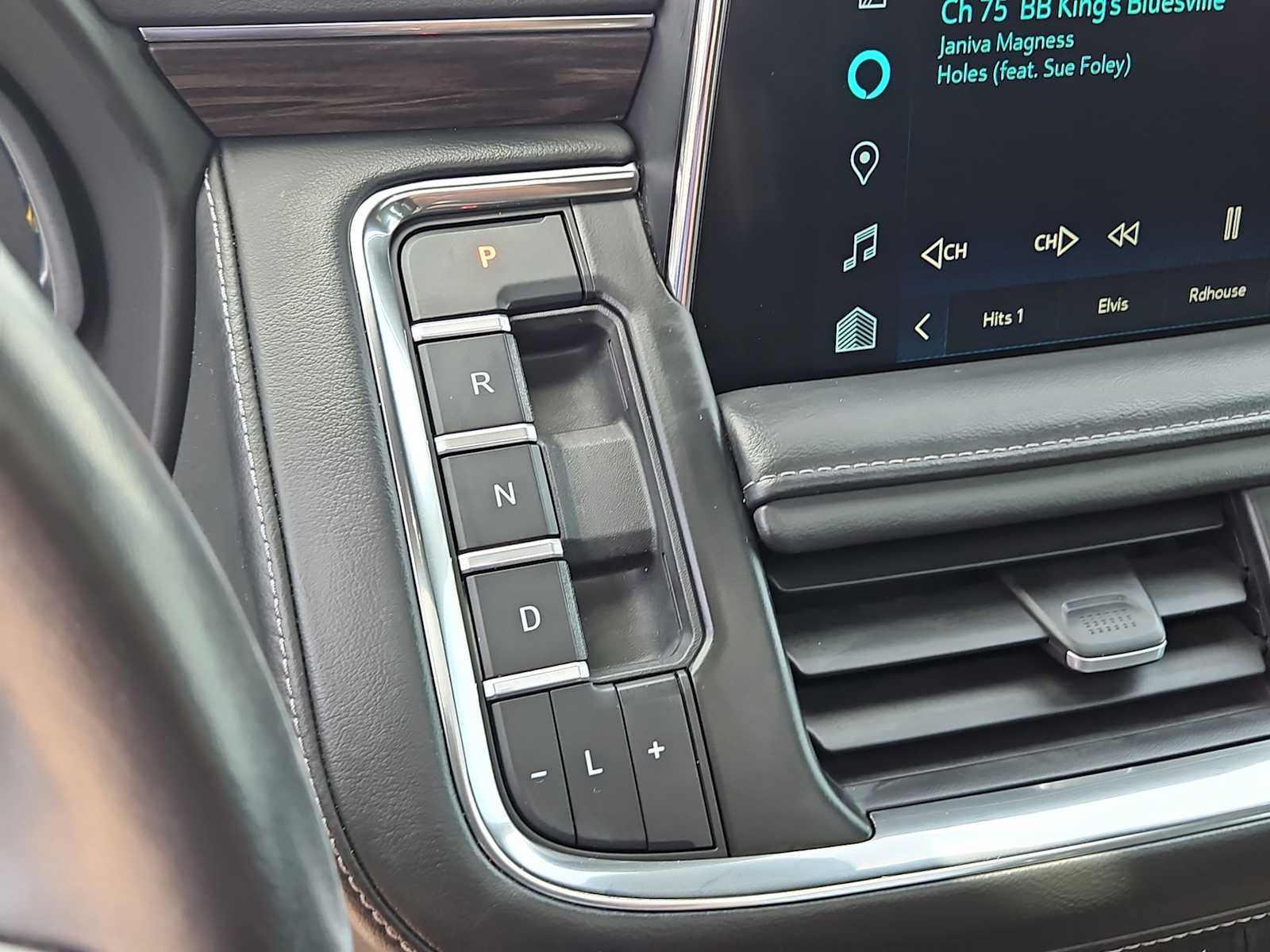 Thumbnail: 2022 Chevrolet Tahoe - 25