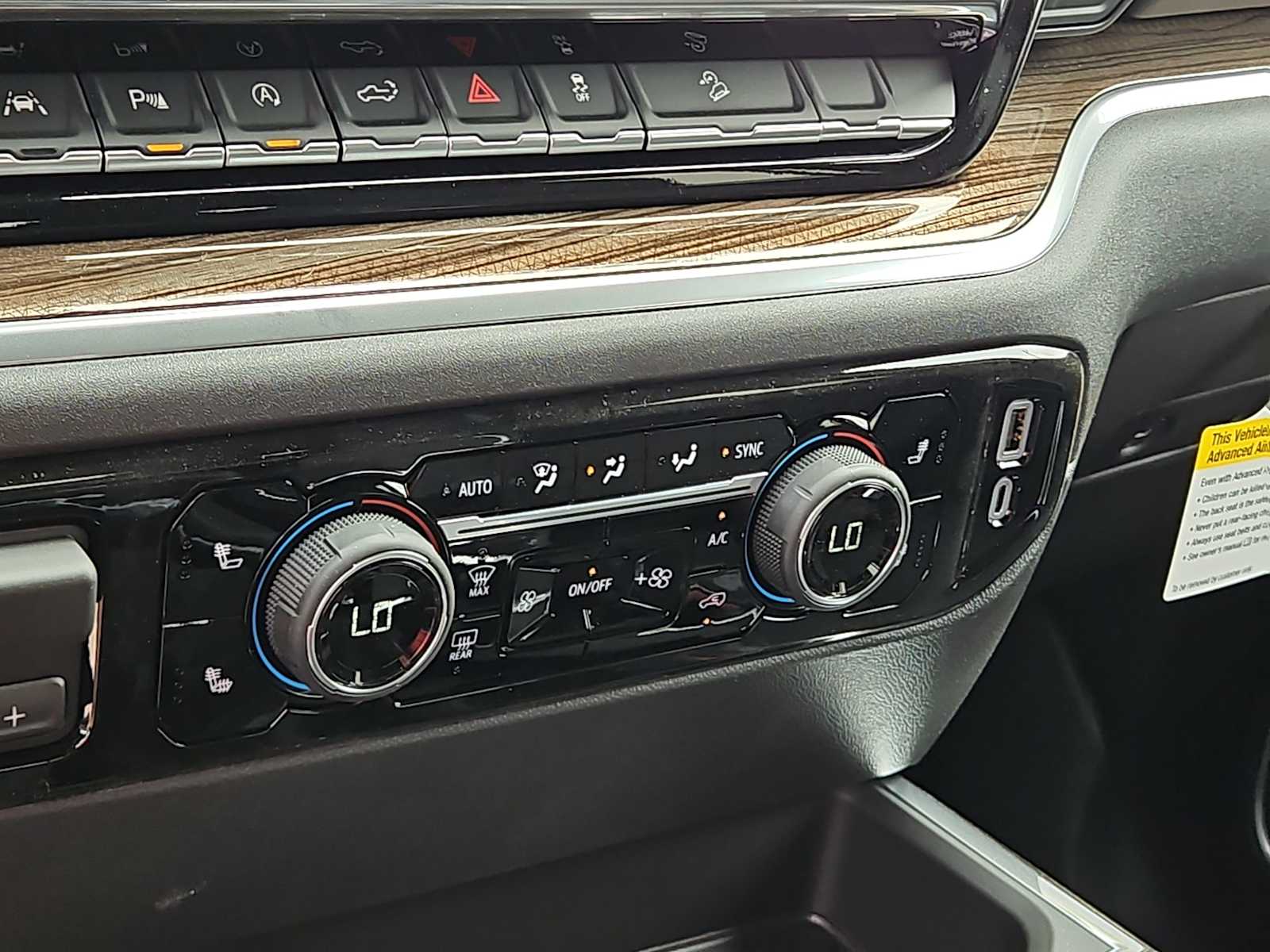 Thumbnail: 2026 Chevrolet Silverado 1500 - 24