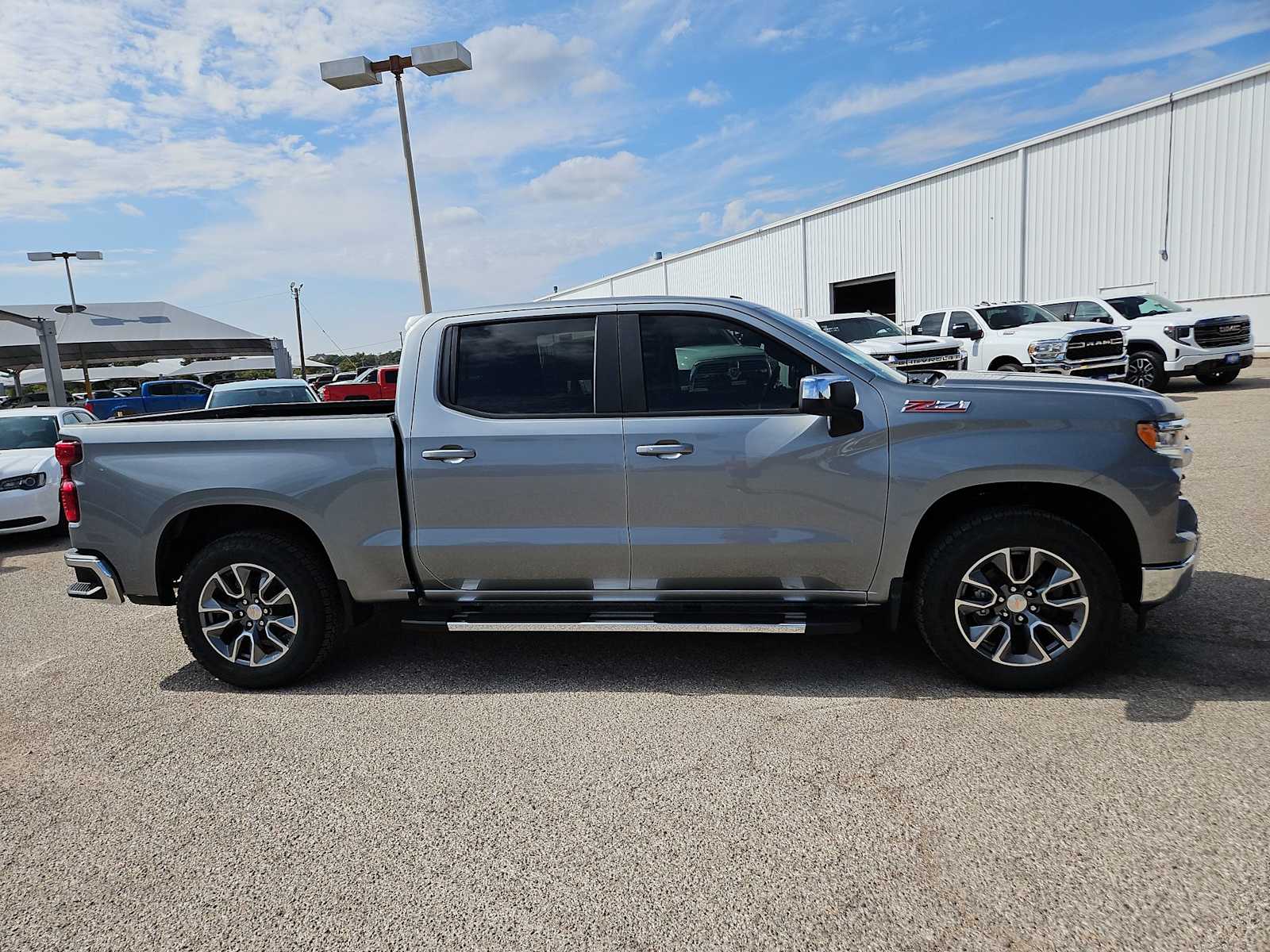 Thumbnail: 2026 Chevrolet Silverado 1500 - 9