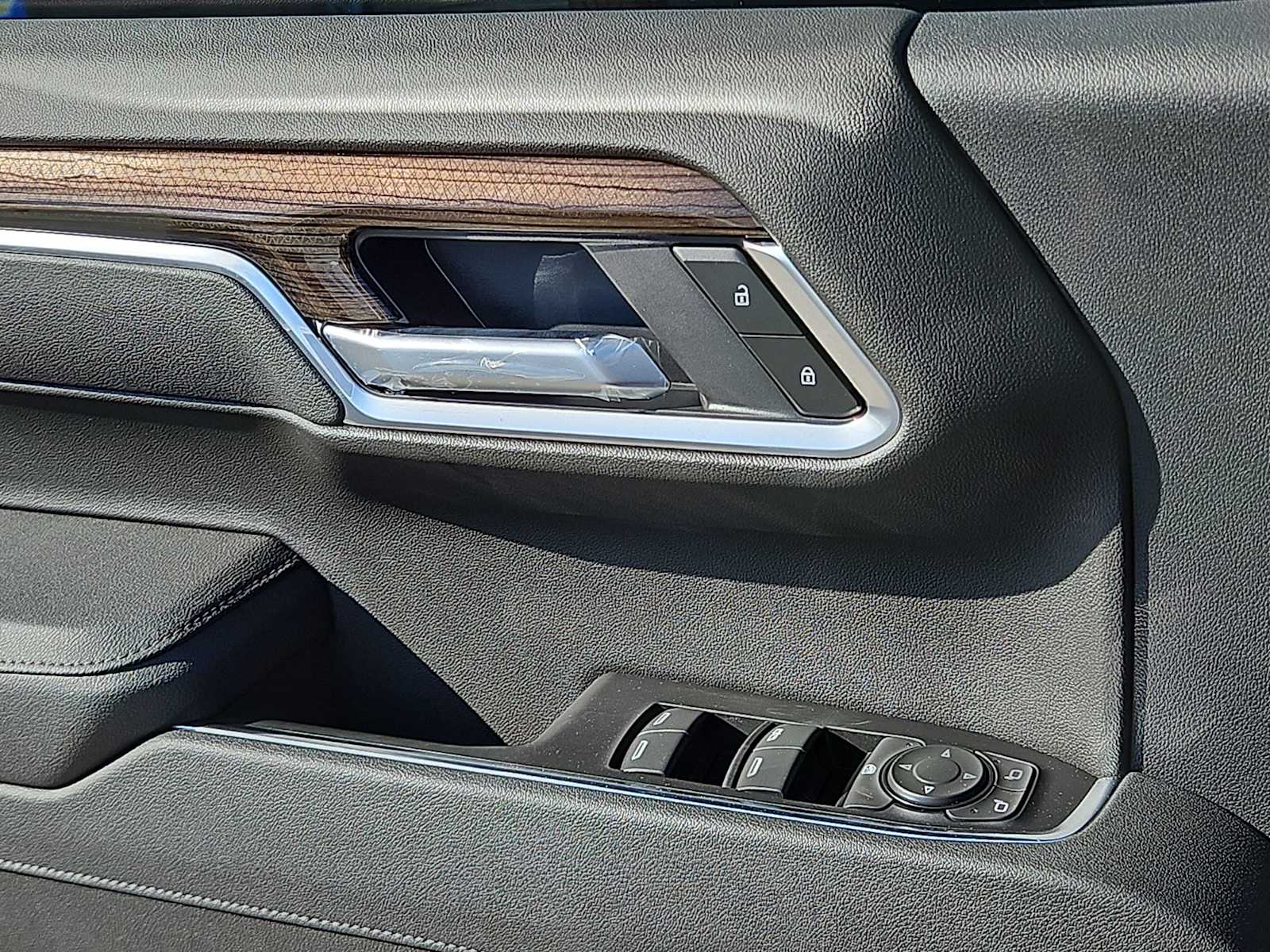 Thumbnail: 2026 Chevrolet Silverado 1500 - 15