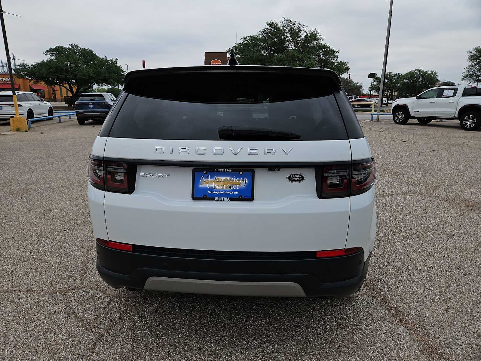 Thumbnail: 2022 Land Rover Discovery Sport - 7