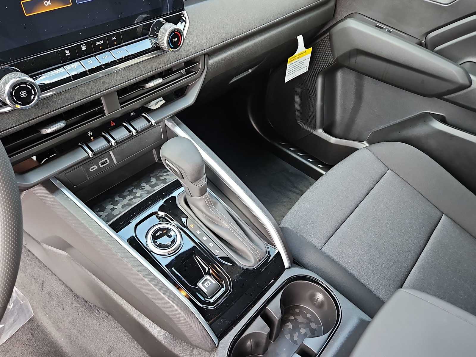 Thumbnail: 2025 Chevrolet Colorado - 24