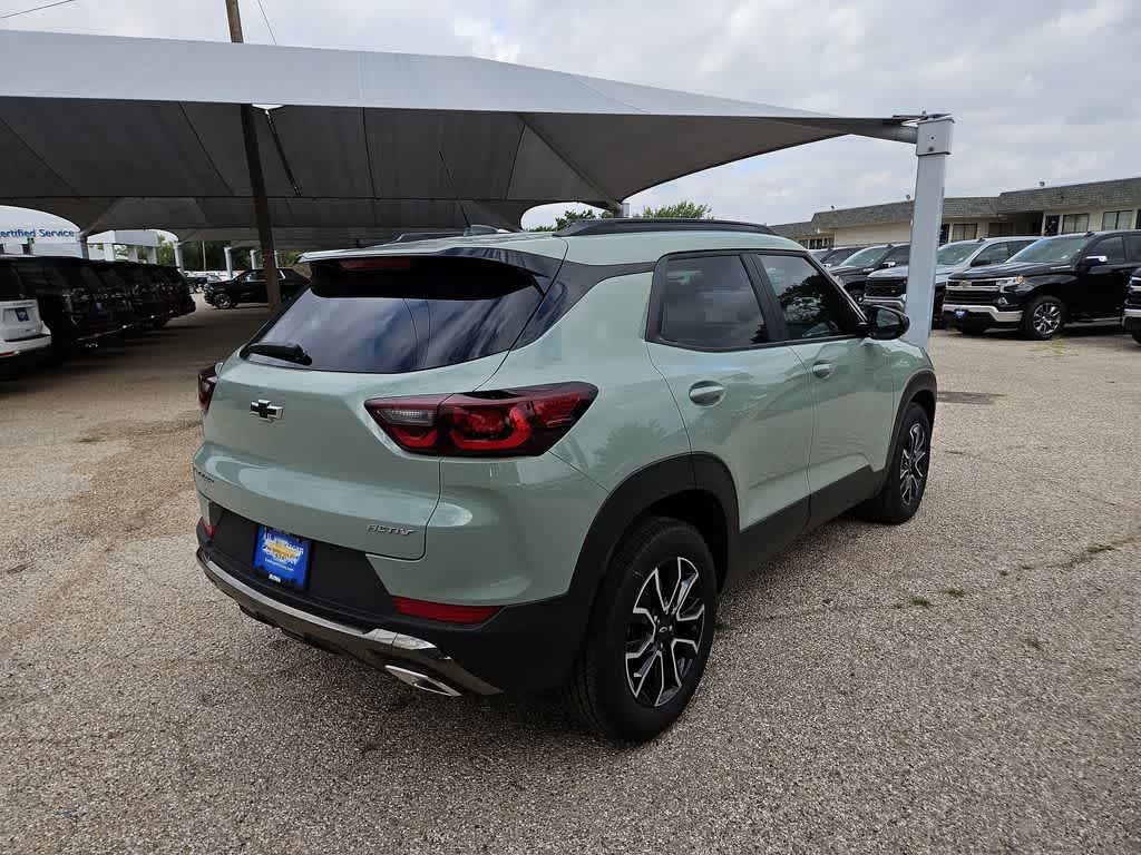 Thumbnail: 2026 Chevrolet TrailBlazer - 8