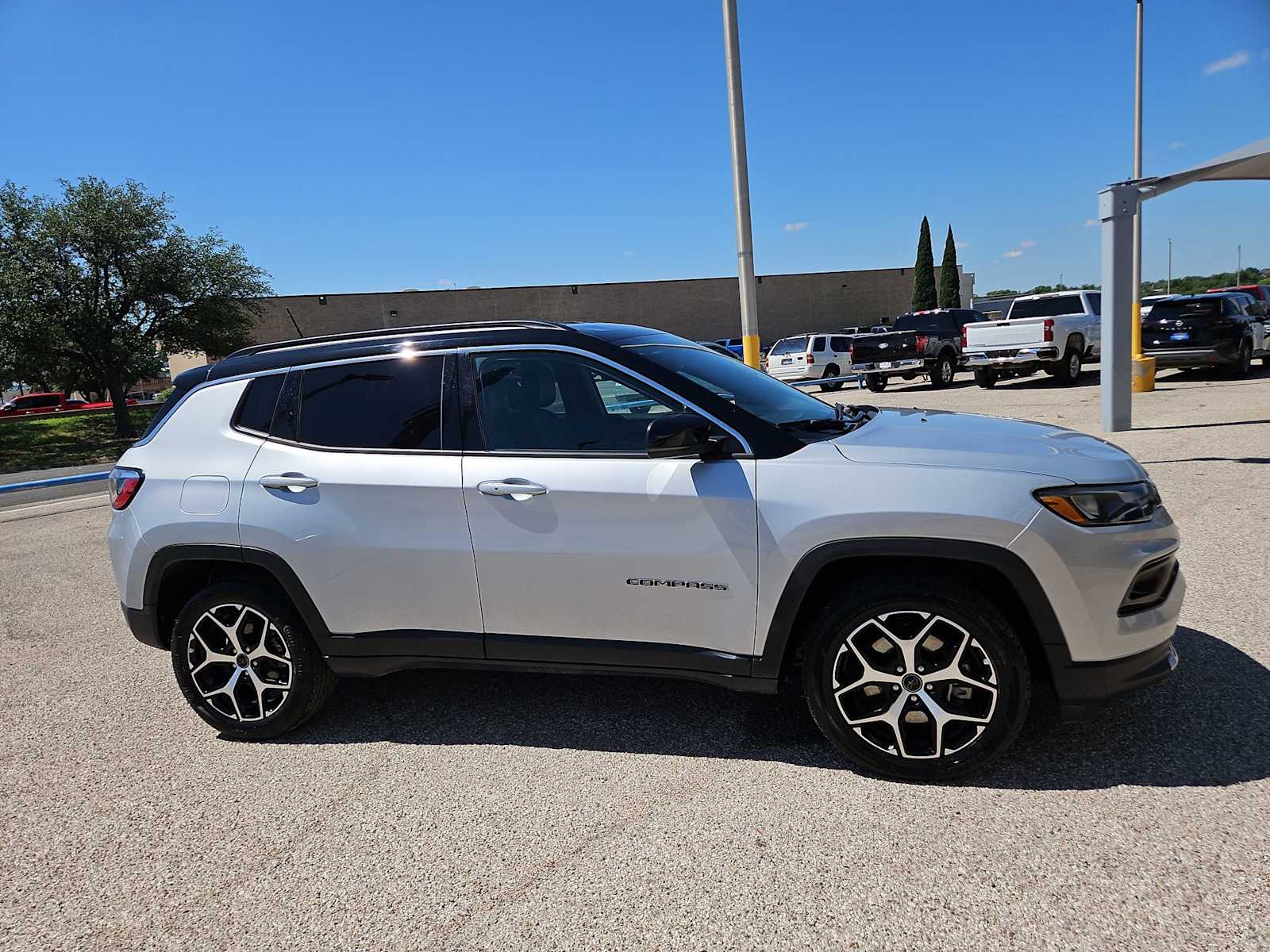 Thumbnail: 2025 Jeep Compass - 9