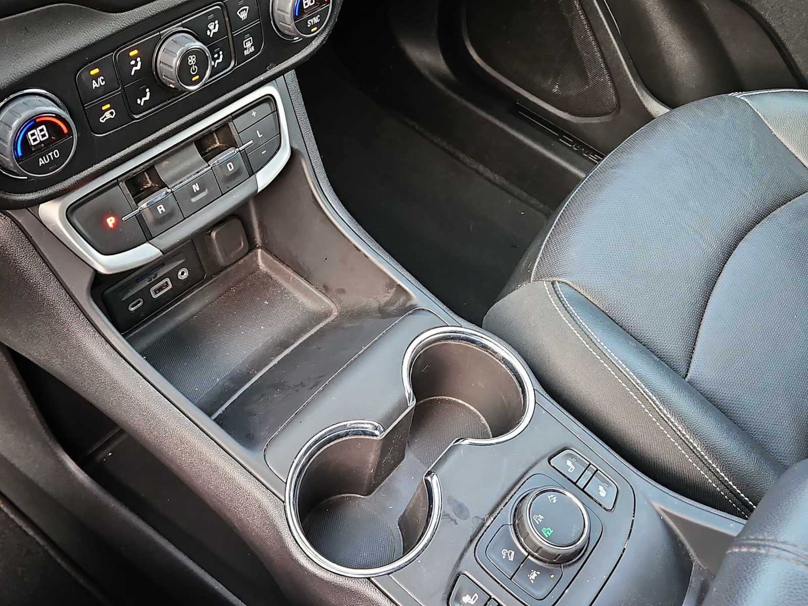 Thumbnail: 2024 GMC Terrain - 20