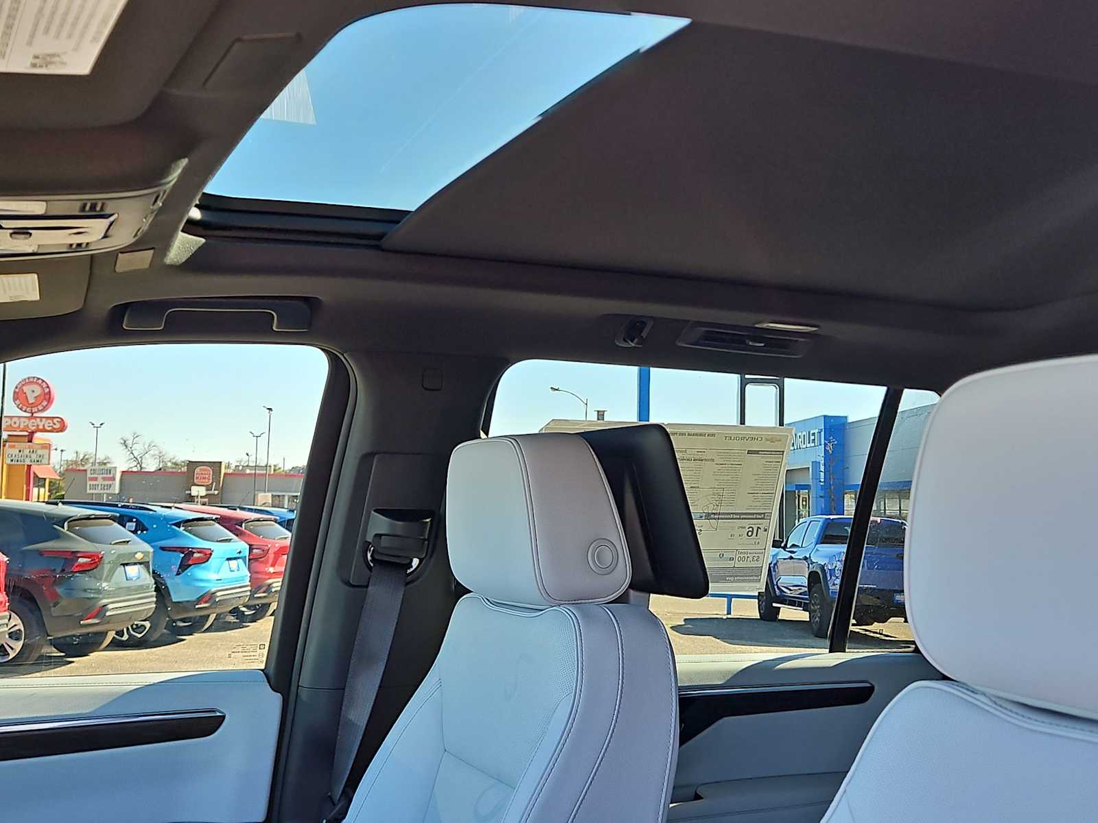 Thumbnail: 2026 Chevrolet Suburban - 15