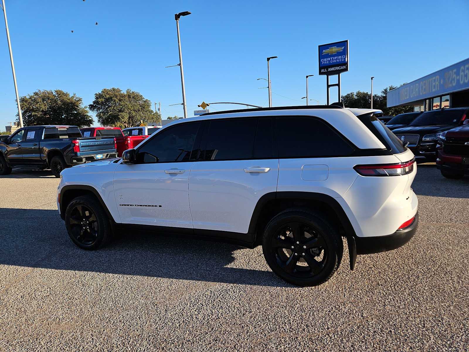 Thumbnail: 2023 Jeep Grand Cherokee - 5