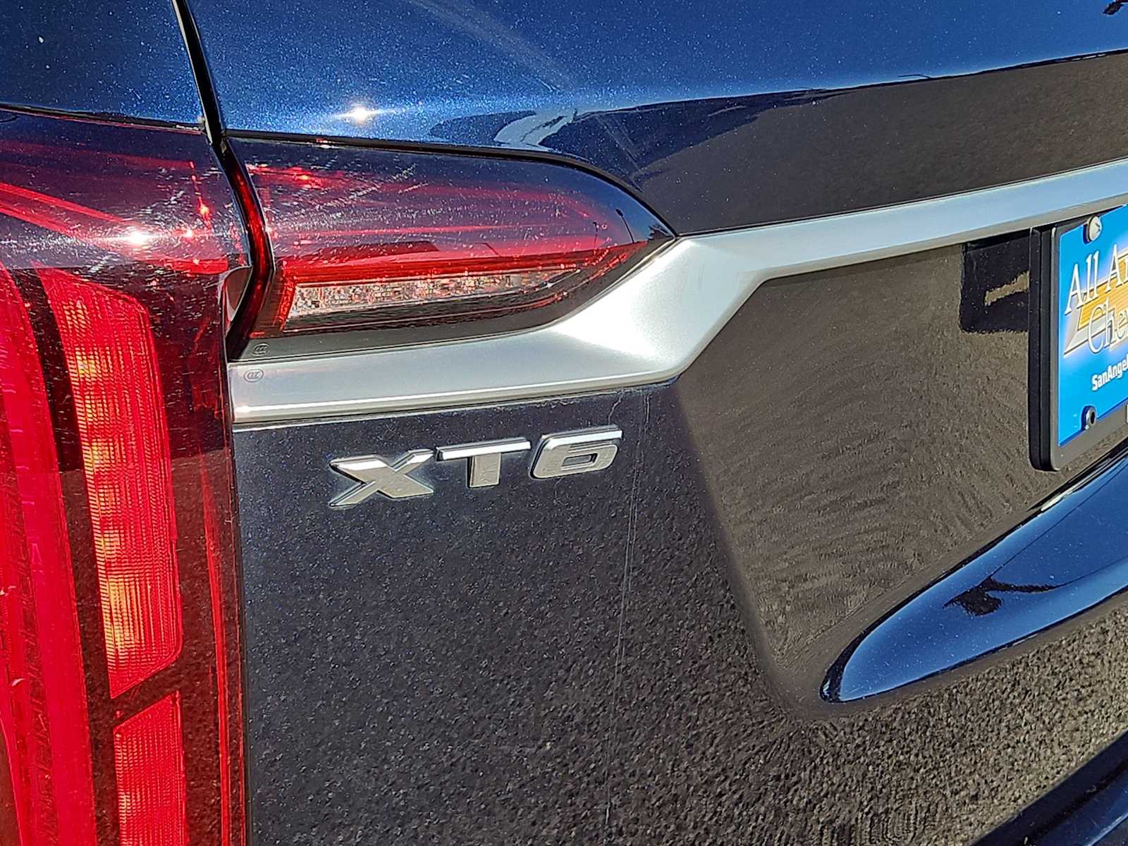 Thumbnail: 2022 Cadillac XT6 - 11