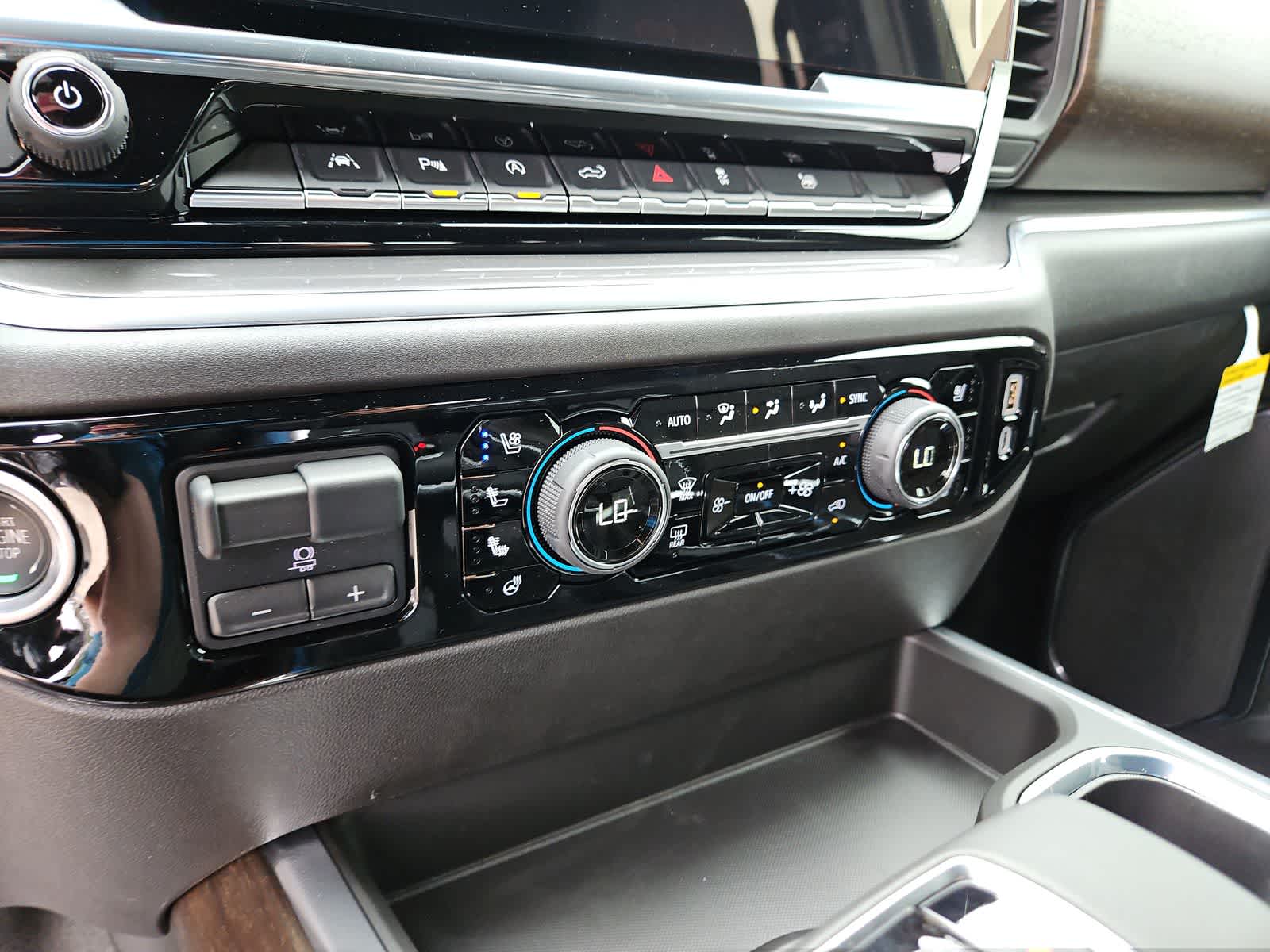 Thumbnail: 2024 Chevrolet Silverado 1500 - 29