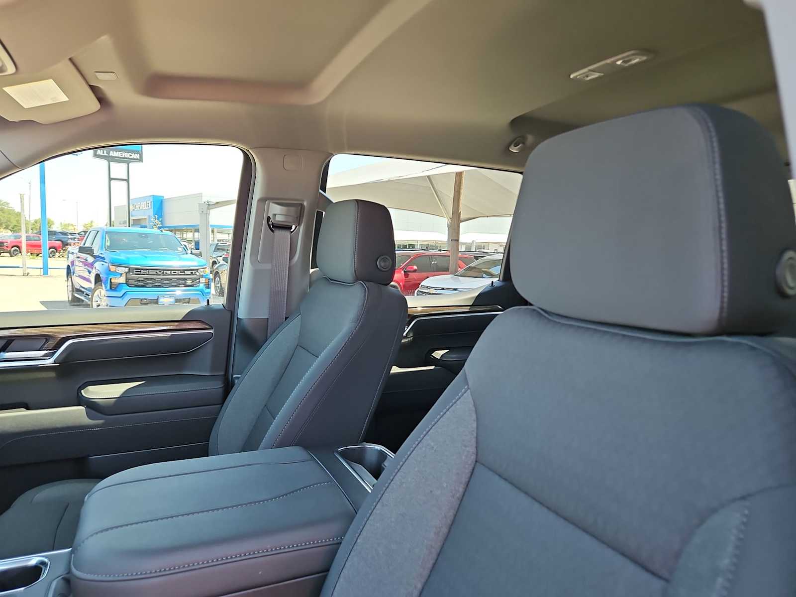 Thumbnail: 2025 Chevrolet Silverado 1500 - 22