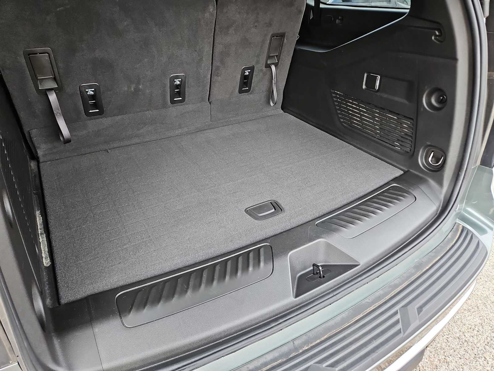 Thumbnail: 2024 Chevrolet Suburban - 23