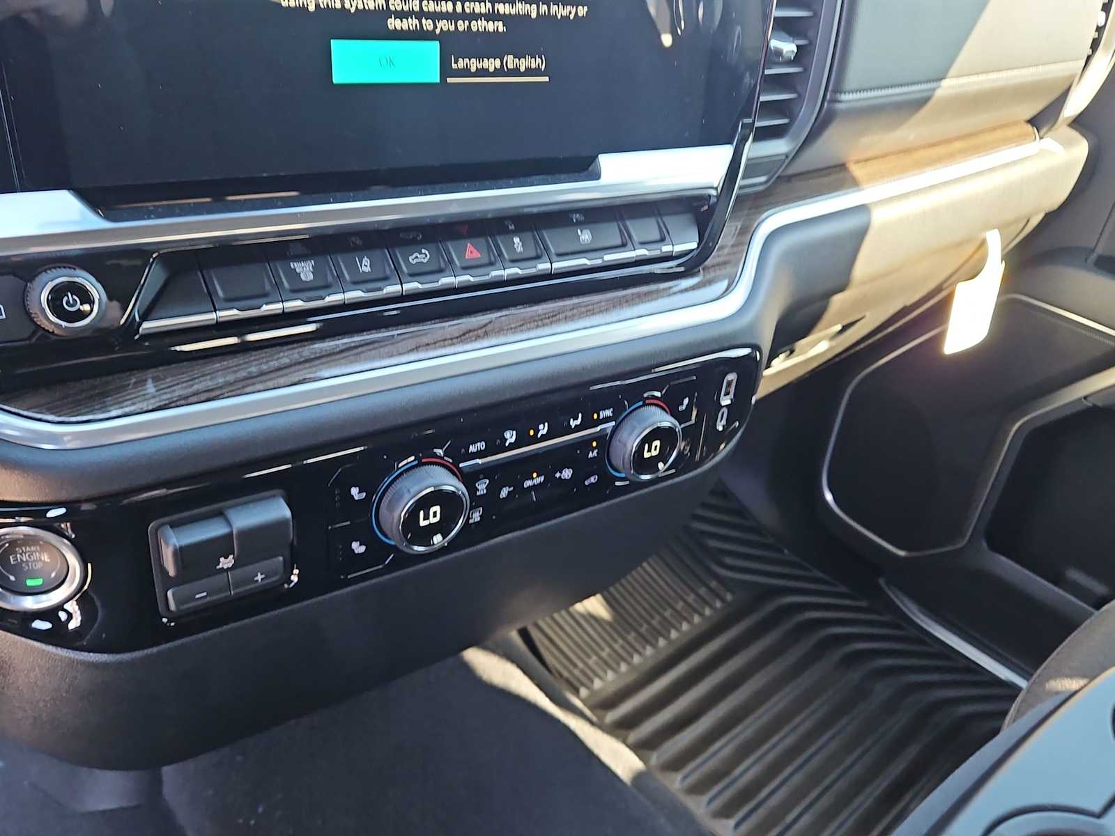 Thumbnail: 2026 Chevrolet Silverado 3500 - 24