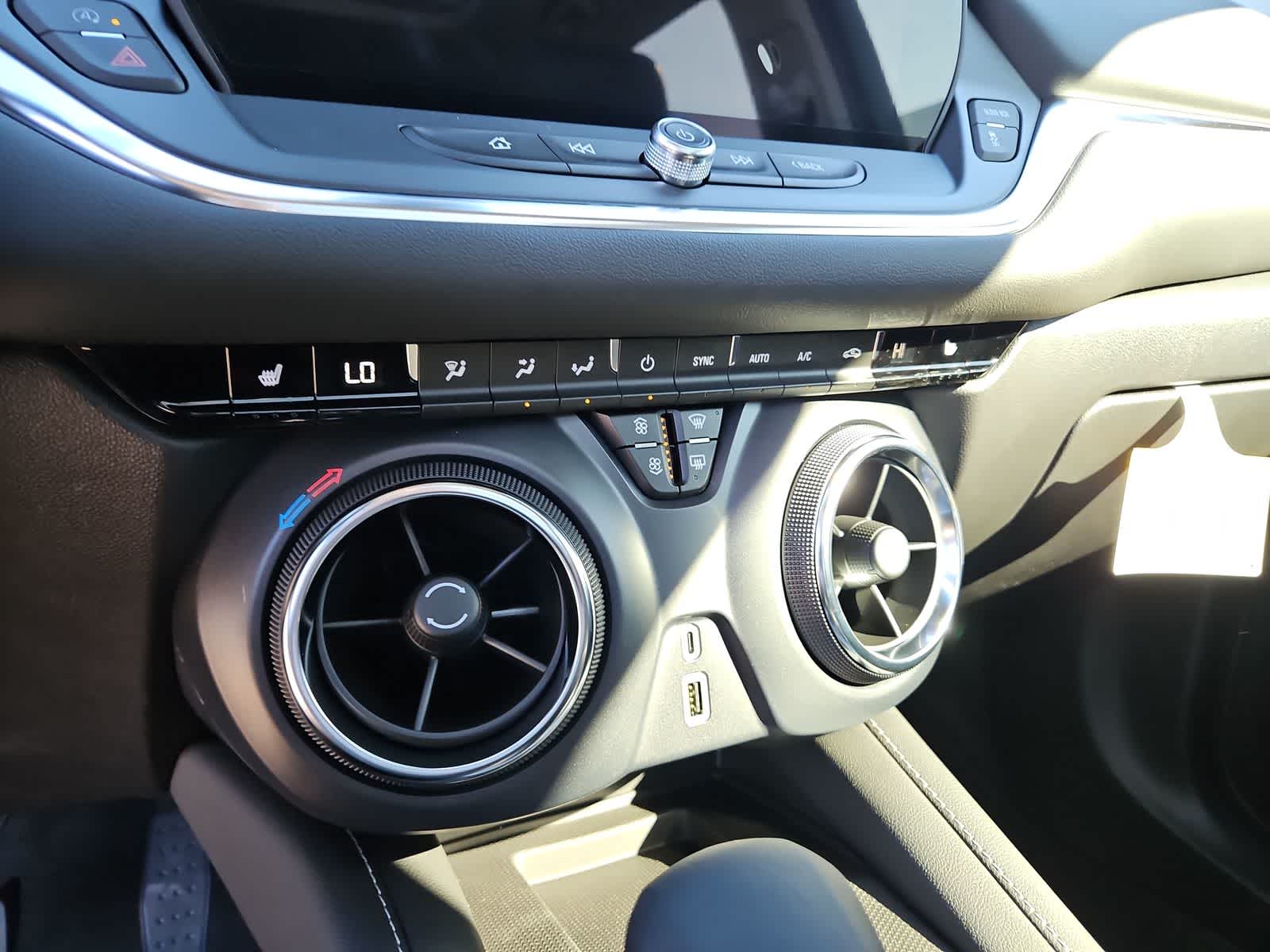 Thumbnail: 2024 Chevrolet Blazer - 29