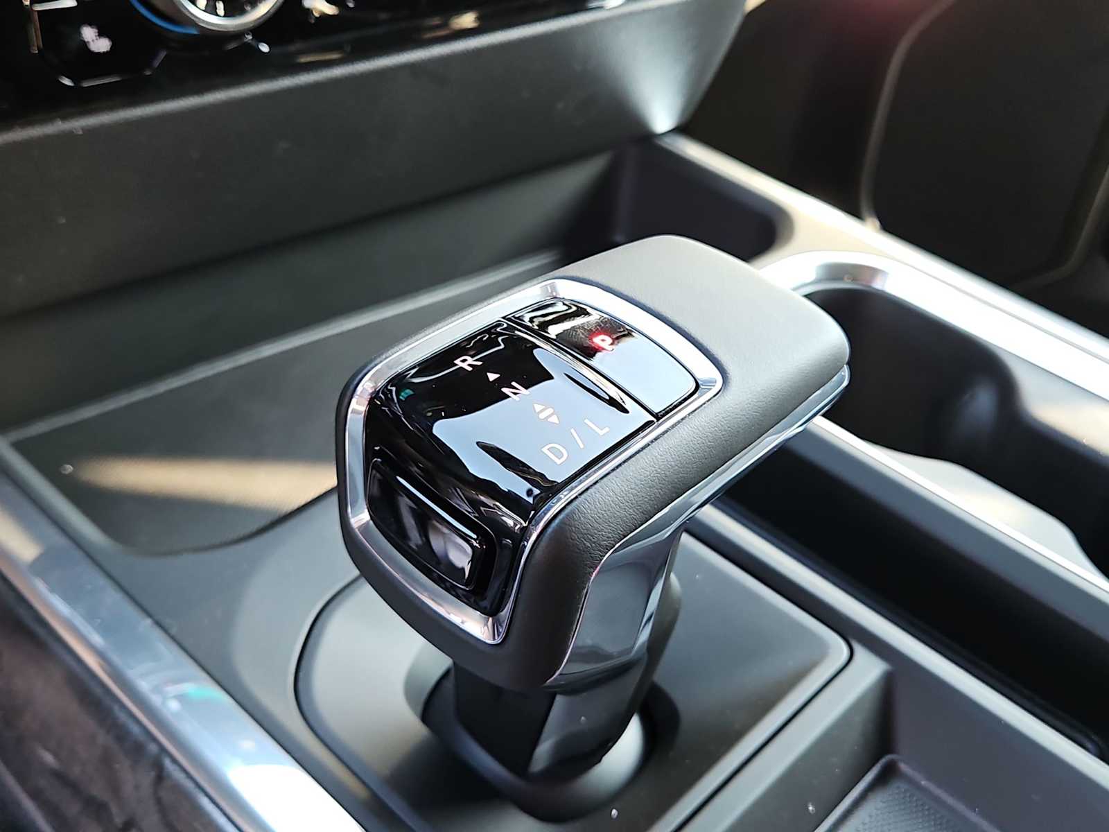 Thumbnail: 2026 Chevrolet Silverado 1500 - 21