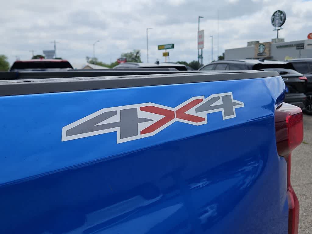 Thumbnail: 2026 Chevrolet Silverado 1500 - 10