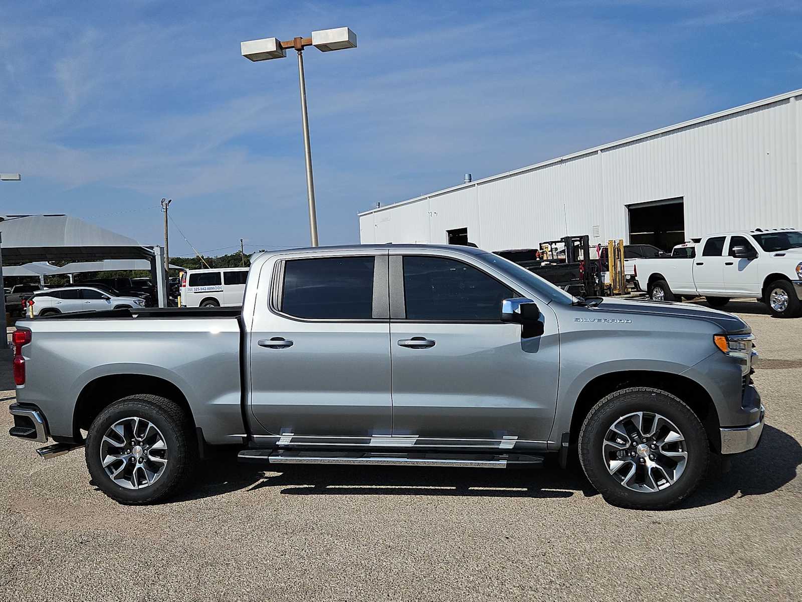 Thumbnail: 2026 Chevrolet Silverado 1500 - 9