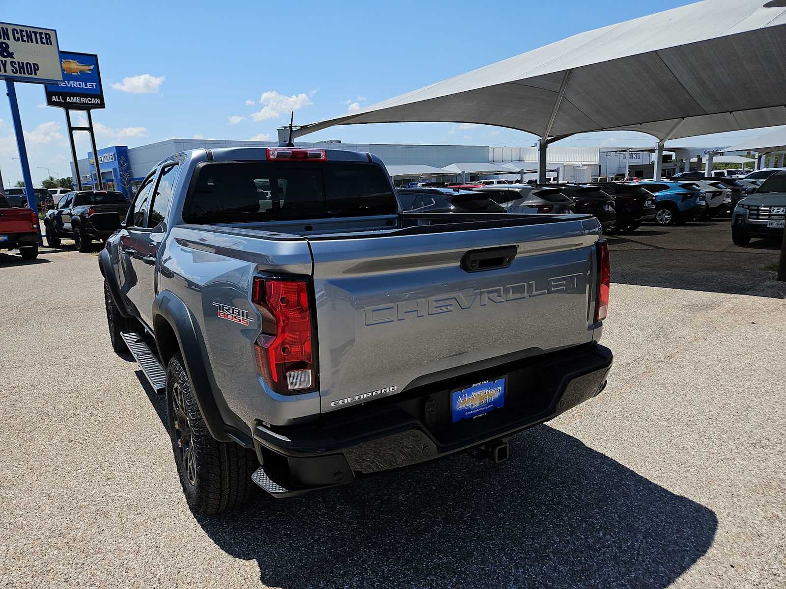 Thumbnail: 2026 Chevrolet Colorado - 12