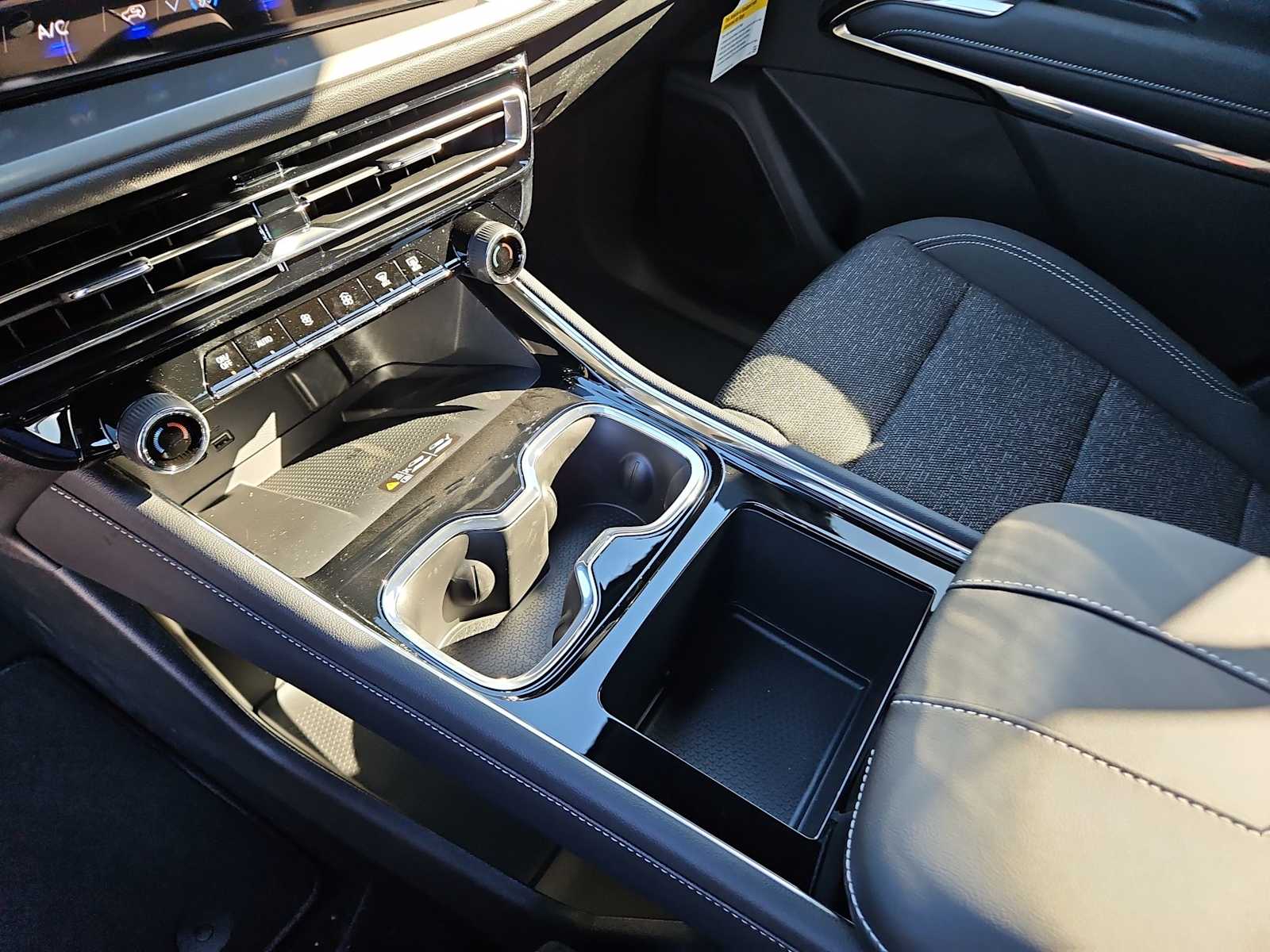 Thumbnail: 2022 Toyota Tundra - 12