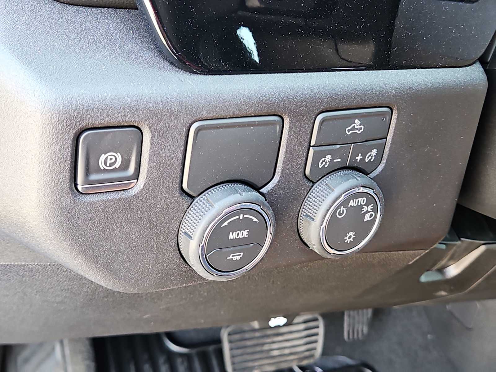 Thumbnail: 2026 Chevrolet Silverado 1500 - 24