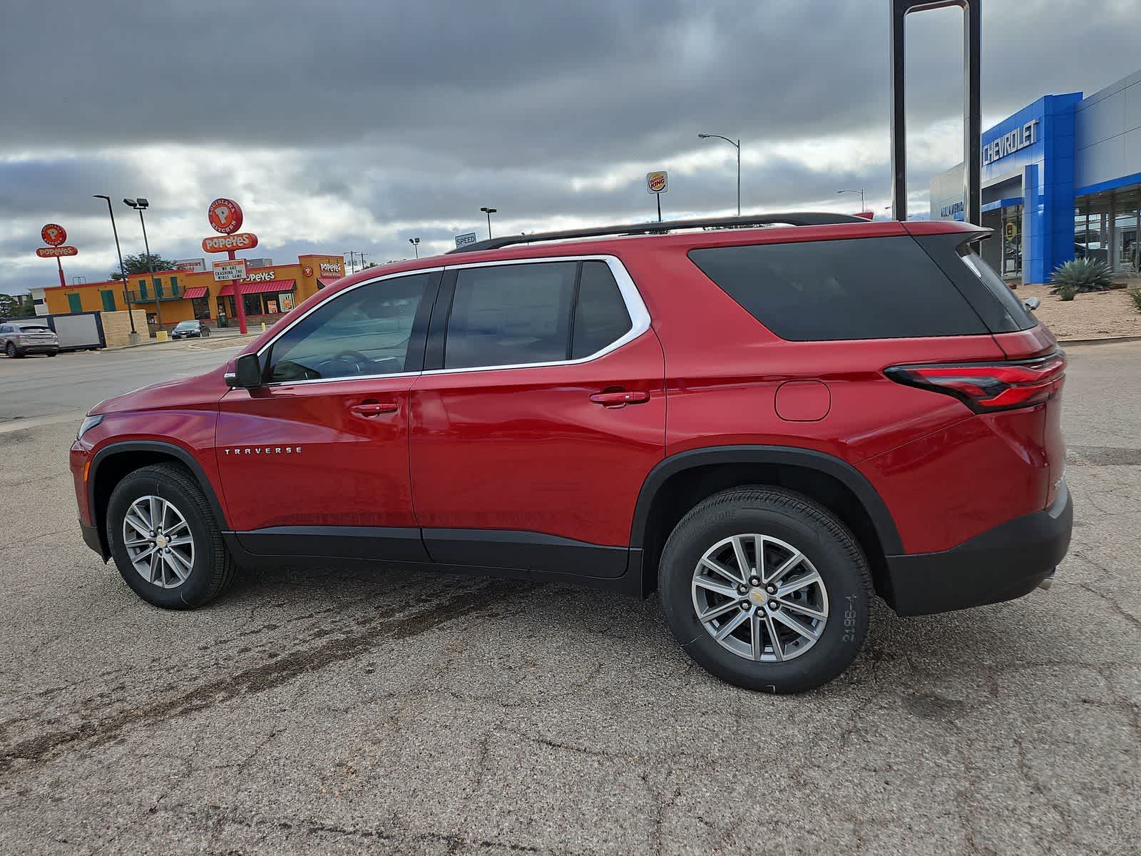 Thumbnail: 2023 Chevrolet Traverse - 11