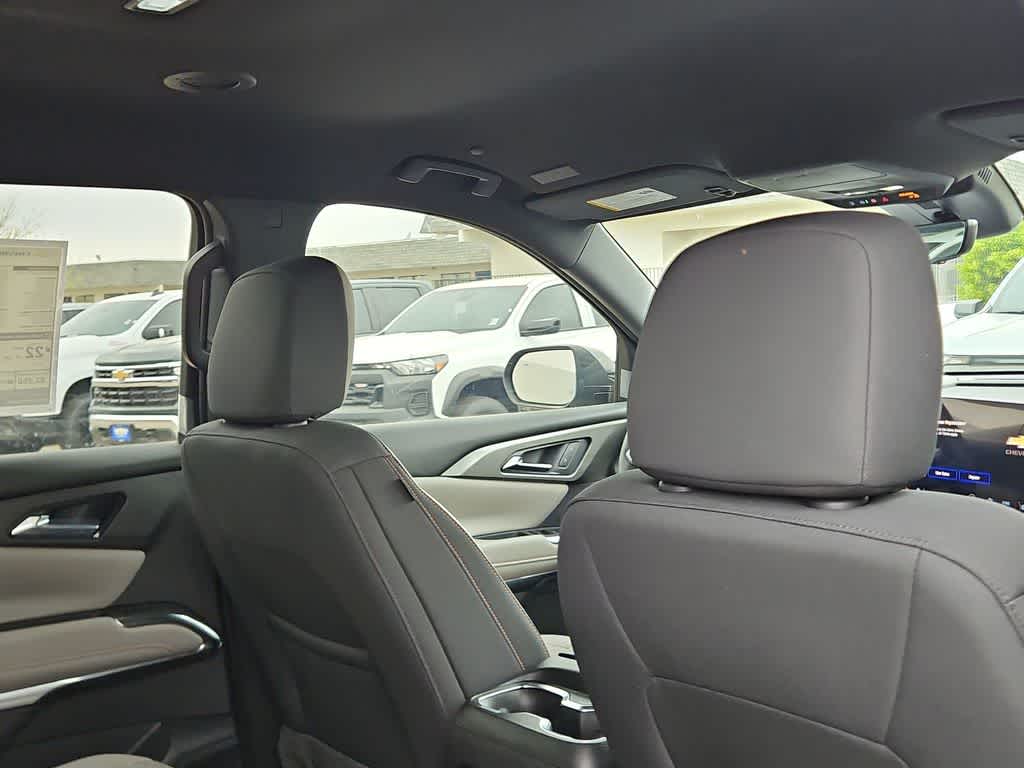 Thumbnail: 2026 Chevrolet Traverse - 17