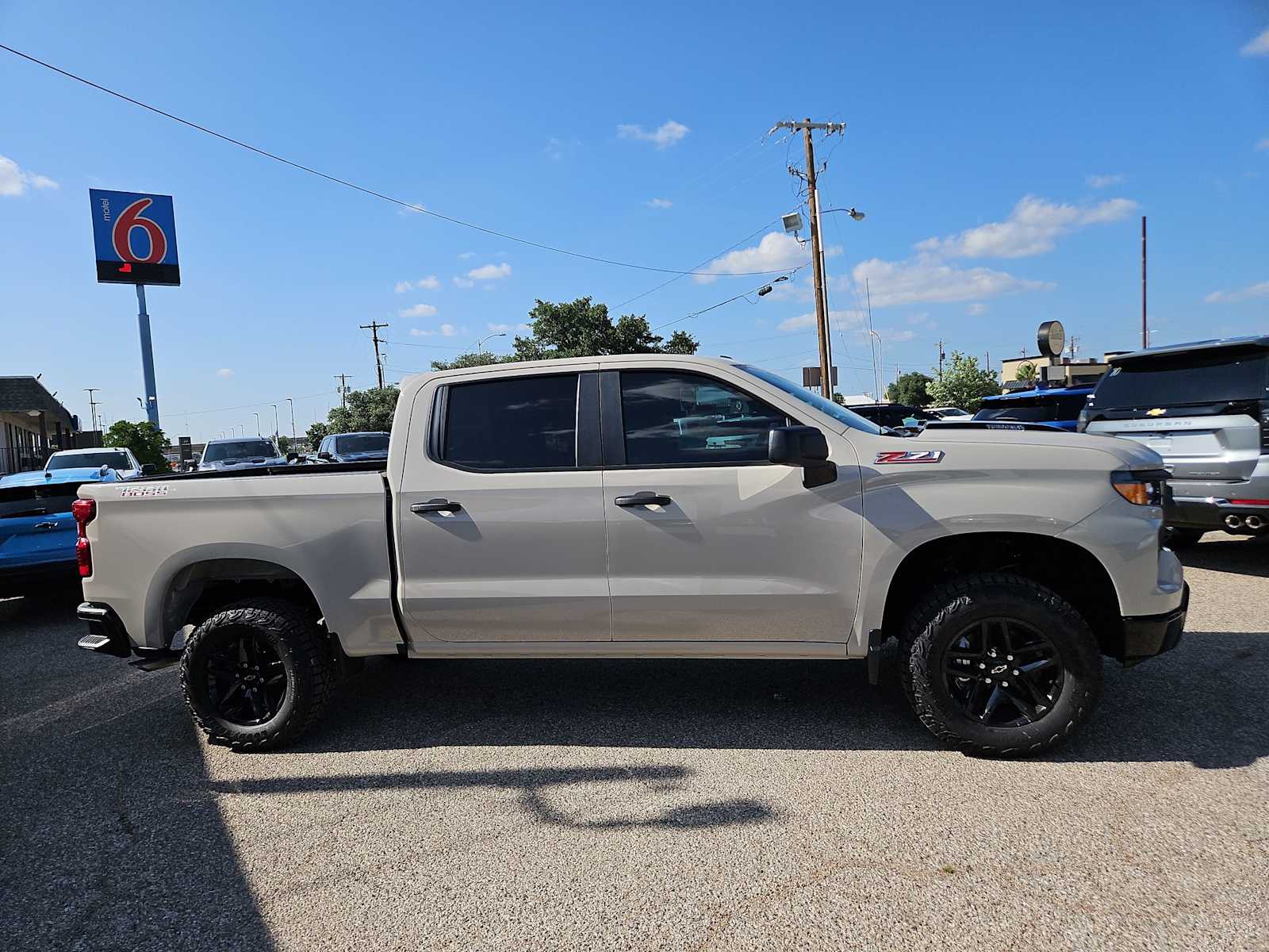 Thumbnail: 2026 Chevrolet Silverado 1500 - 9