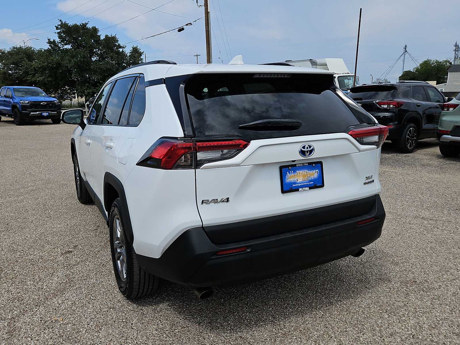 Thumbnail: 2022 Toyota RAV4 - 12