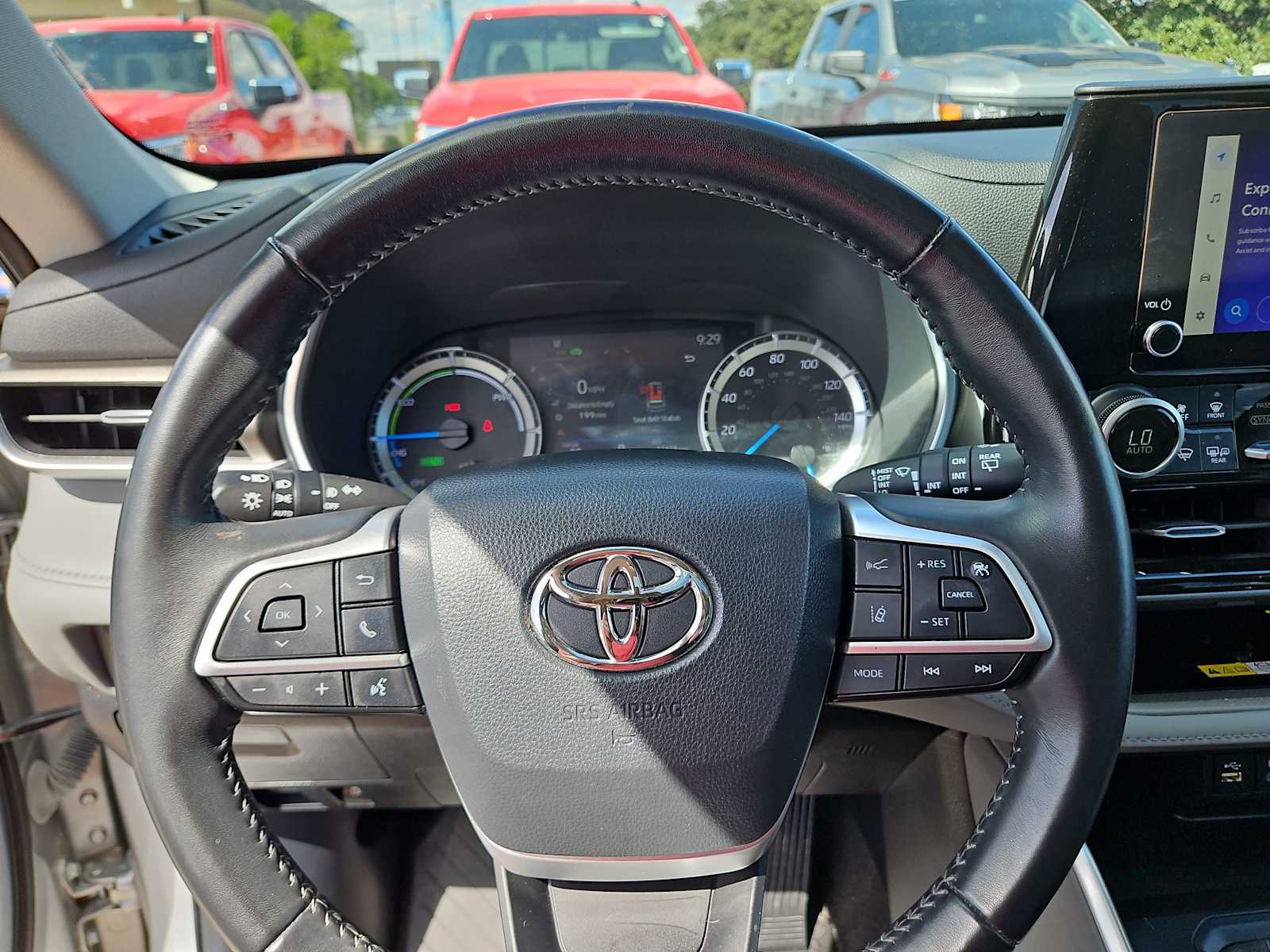 Thumbnail: 2023 Toyota Highlander - 19