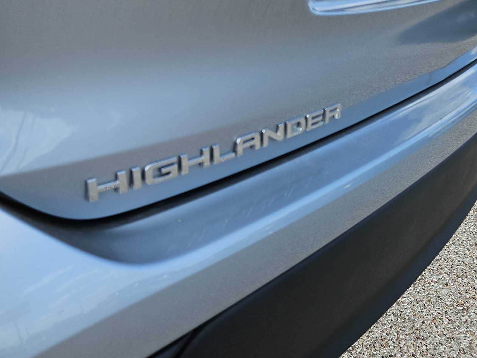 Thumbnail: 2023 Toyota Highlander - 11