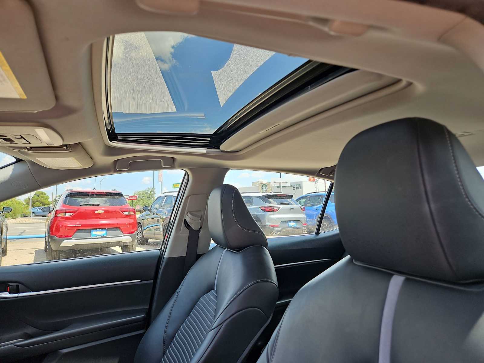 Thumbnail: 2021 Toyota Camry - 14