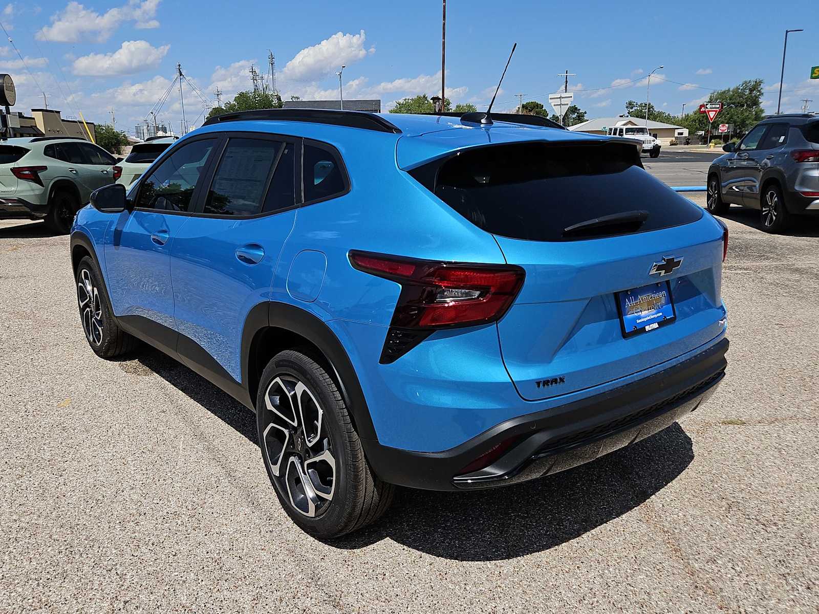 Thumbnail: 2025 Chevrolet Trax - 4