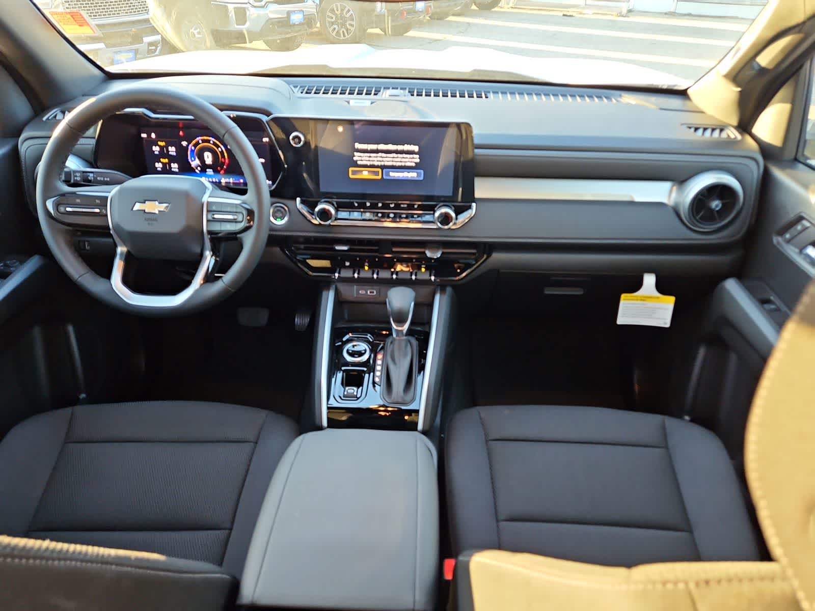 Thumbnail: 2024 Chevrolet Colorado - 20