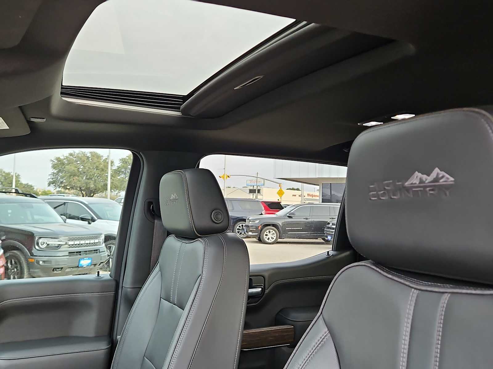 Thumbnail: 2022 Chevrolet Silverado 1500 - 18