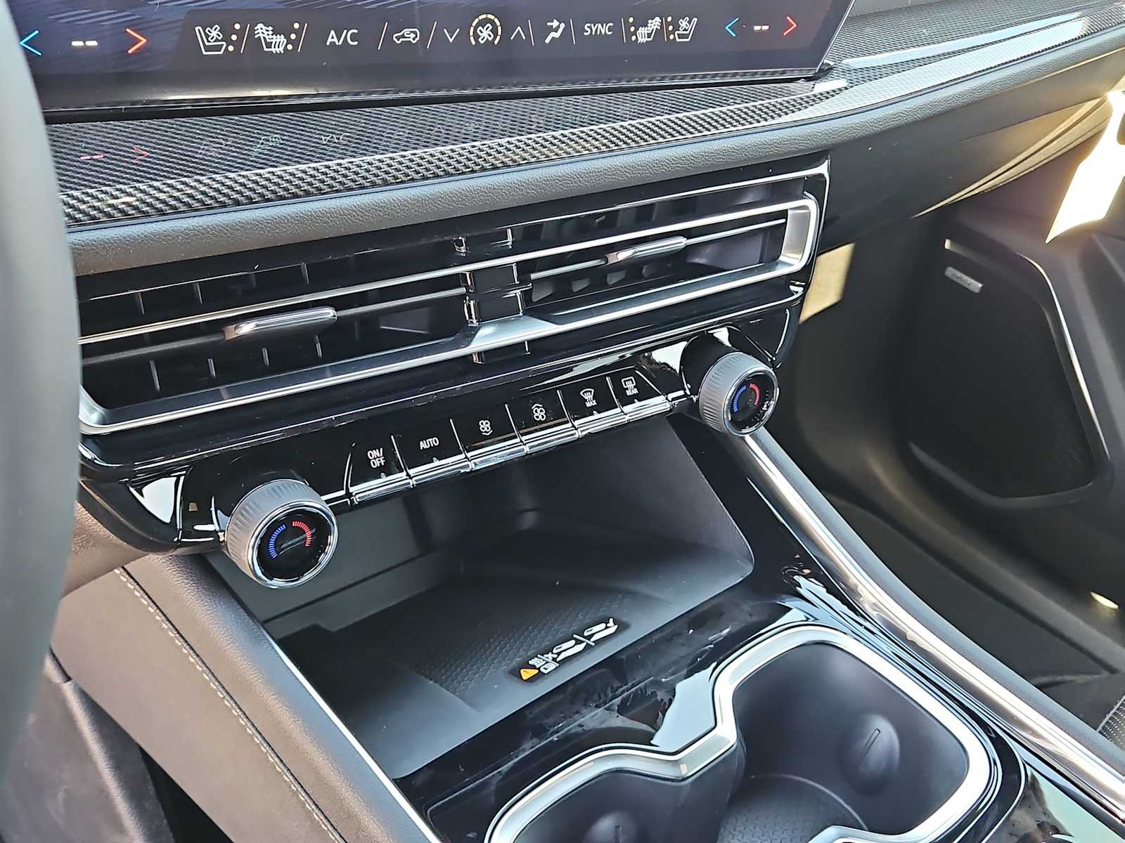 Thumbnail: 2026 Chevrolet Traverse - 24