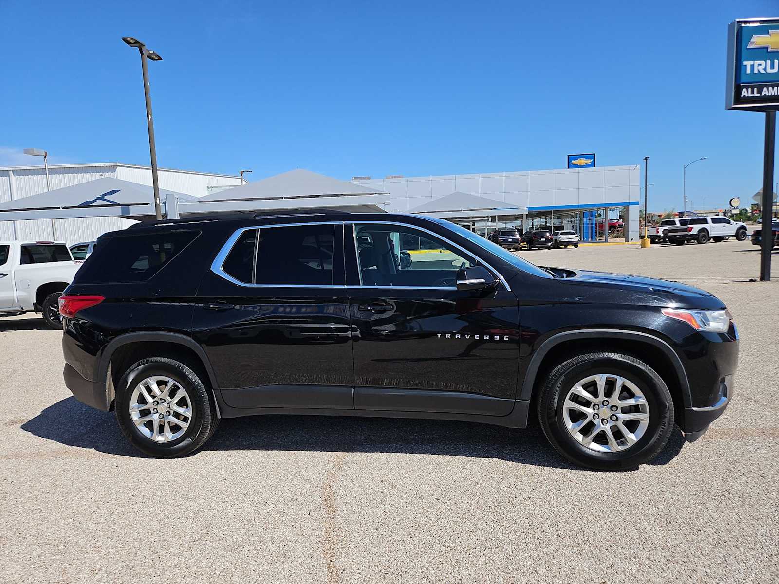 Thumbnail: 2019 Chevrolet Traverse - 8