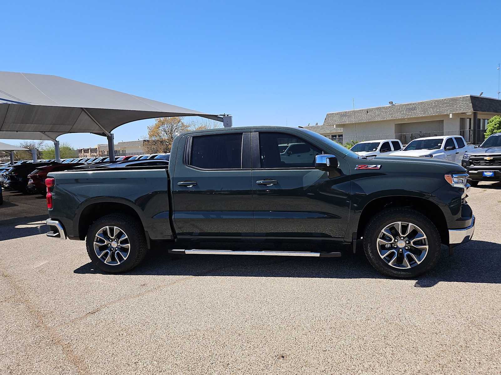 Thumbnail: 2026 Chevrolet Silverado 1500 - 9